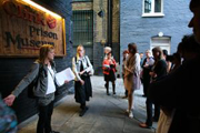 노숙인 가이드가 안내하는 런던 골목길 탐방